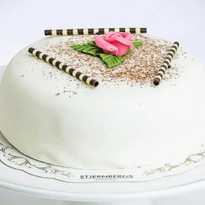 Lyxig Prinstårta med chokladmousse från Eksjö Konditori i Gamla Stan