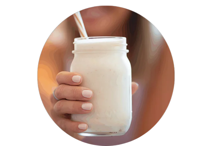 Upptäck Milkshake white dream! Eksjö Konditori bjuder på fantastisk vaniljmilkshake i Gamla Stan. Njut av 100% krämig glass i anrik miljö.