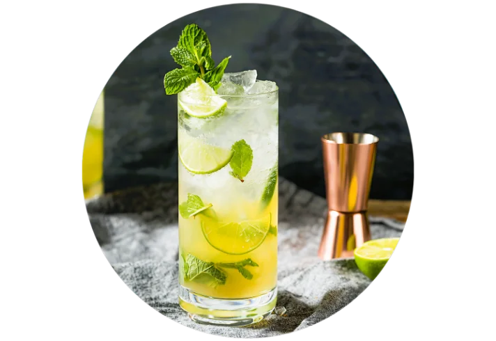 Mojito Eksjö Konditori – En fantastisk och svalkande cocktail med färsk mynta och krossad is i hjärtat av Eksjö.